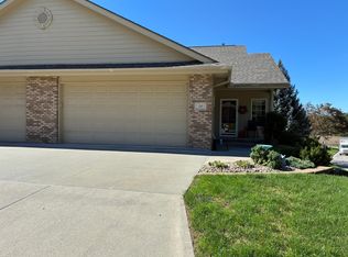 100 Greenview Cir, Council Bluffs, IA 51503