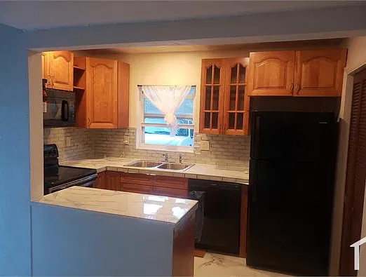 3 bed, 1427 sqft, $3,400 — Photo 2