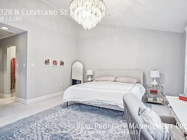 1328 N Cleveland St — Photo 23