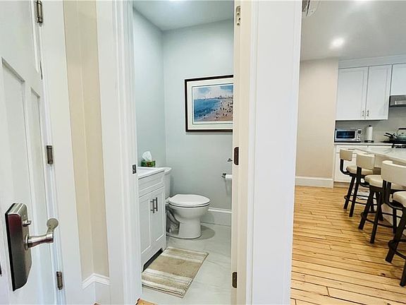 5th image of 35 Memorial Blvd #1