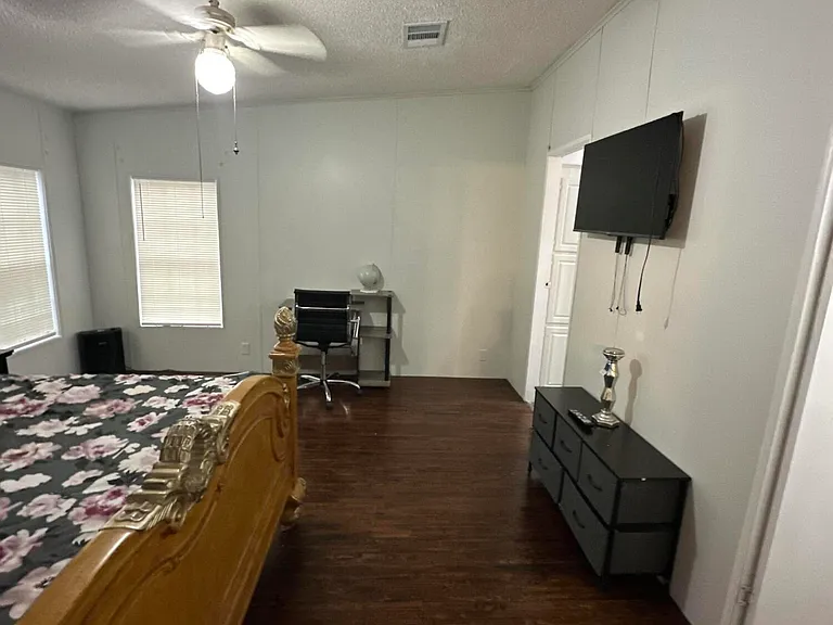930 N Deer St — Photo 10