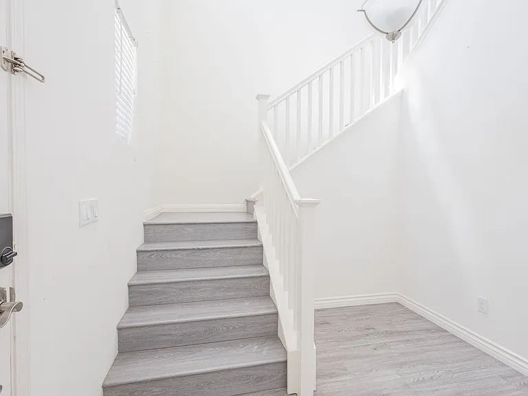 16220 Retreat Ct — Photo 48