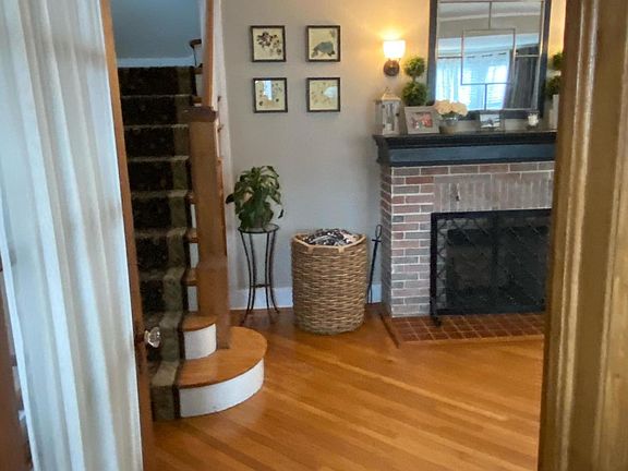 2nd image of 649 Bard Ave