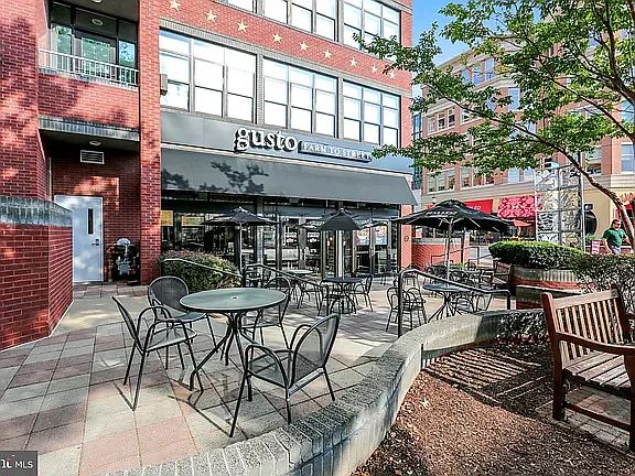 7111 Woodmont Ave #412 — Photo 30