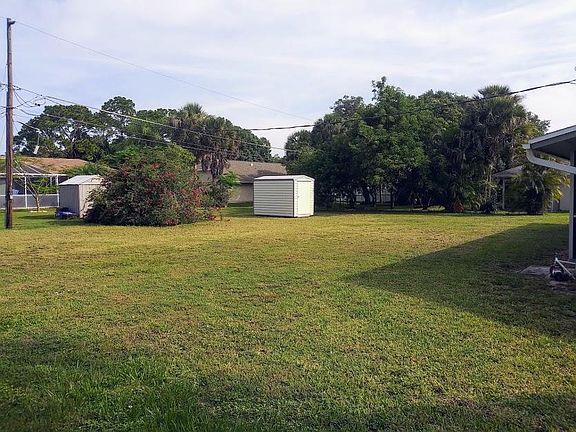 3rd image of 3853 Fontainebleau St