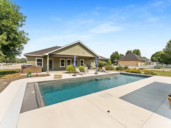 8987 New Castle Dr, Middleton, ID 83644