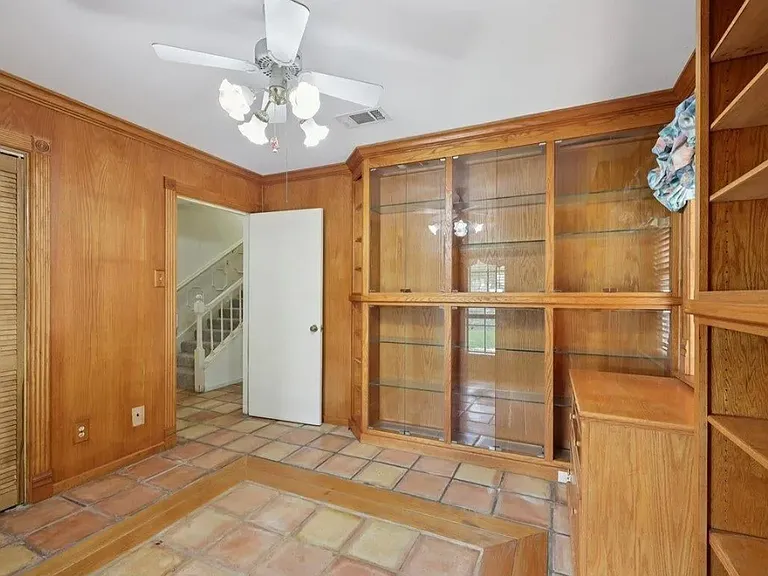 5710 Glasgow Ln — Photo 9