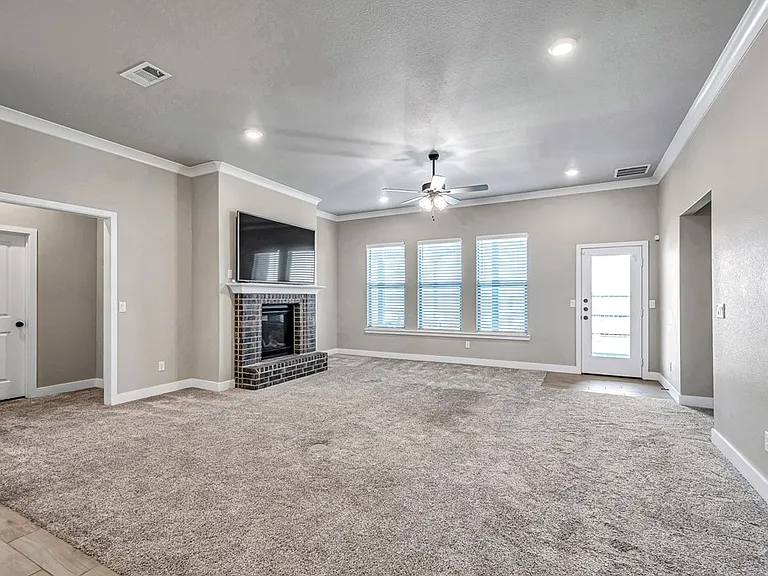 2405 Bastrop Ave — Photo 12