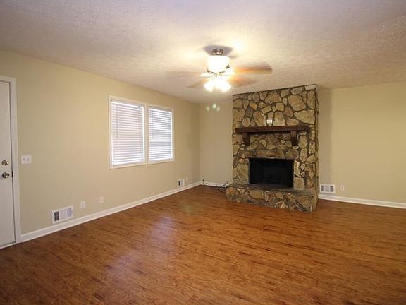 3rd image of 905 Oregano Ct SE #00