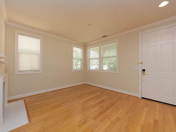 3rd image of 1048 Polk Ave