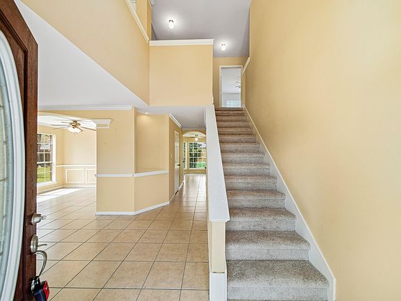 2nd image of 6403 Spring Crk