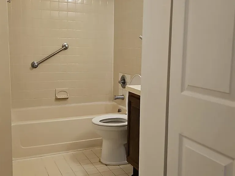 909 Ravens Crest Dr — Photo 31