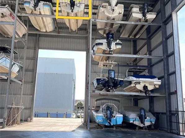 100 Circuit Rd #N-18, Nokomis, FL 34275