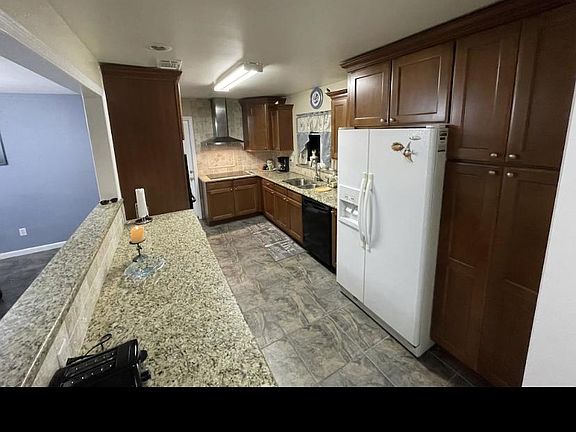 3rd image of 2639 SE 16th Pl