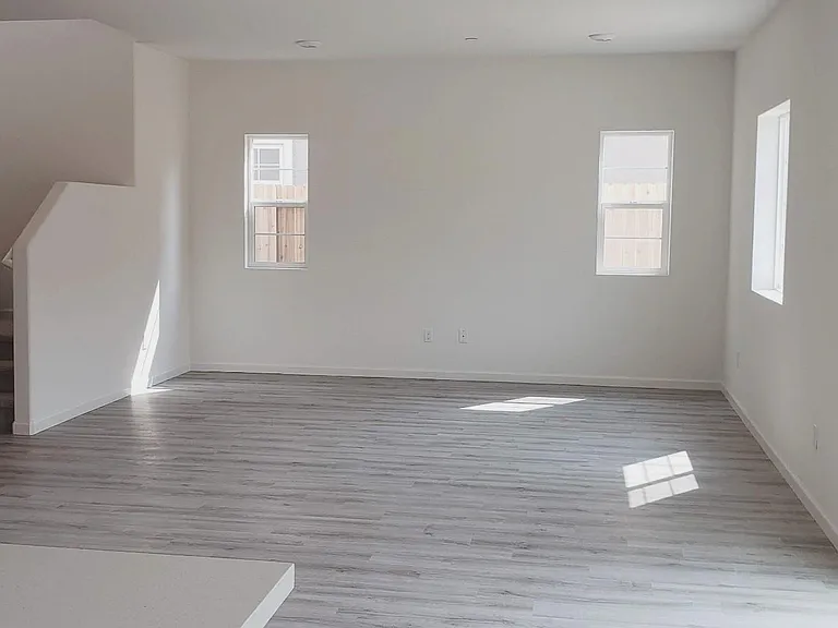 2230 Daylight Dr — Photo 9