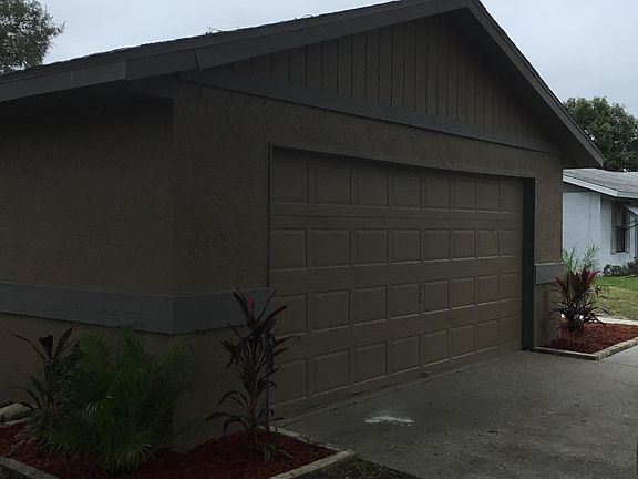 5th image of 8027 Mockernut Ln