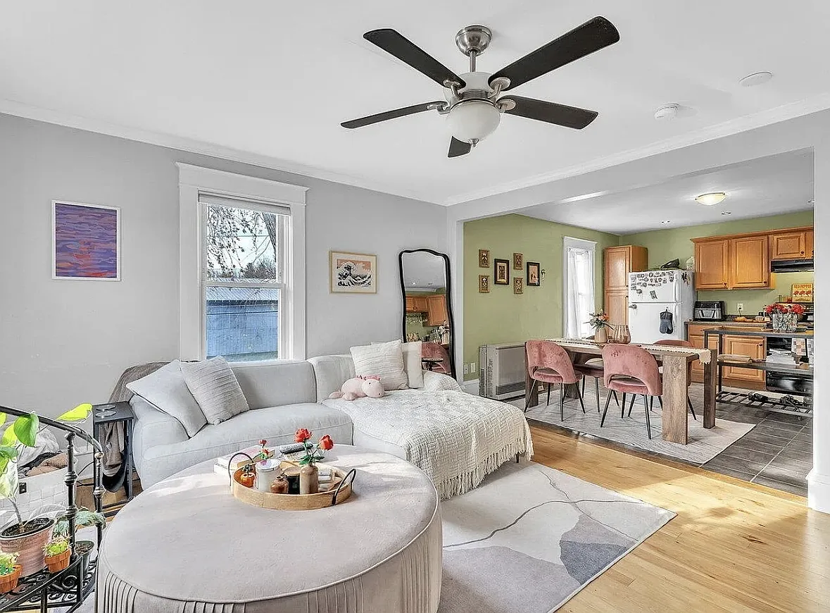 2 bed, 1050 sqft, $2,350 — Photo 1