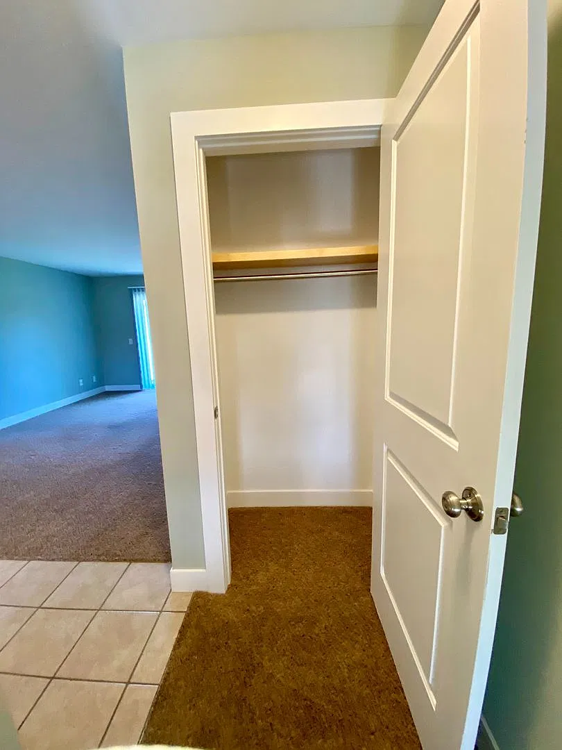 818 Grand Apt A-D — Photo 3