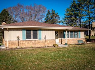 435 Timbercrest Ct, Cedarburg, WI 53012