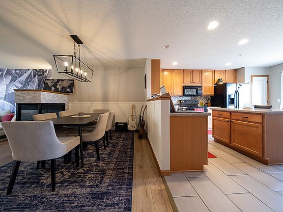 4th image of 866 Ledgestone Dr #1