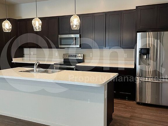 3rd image of 3043 N Dasylirion Dr