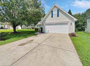 3571 Sydney Oaks Dr, Browns Summit, NC 27214