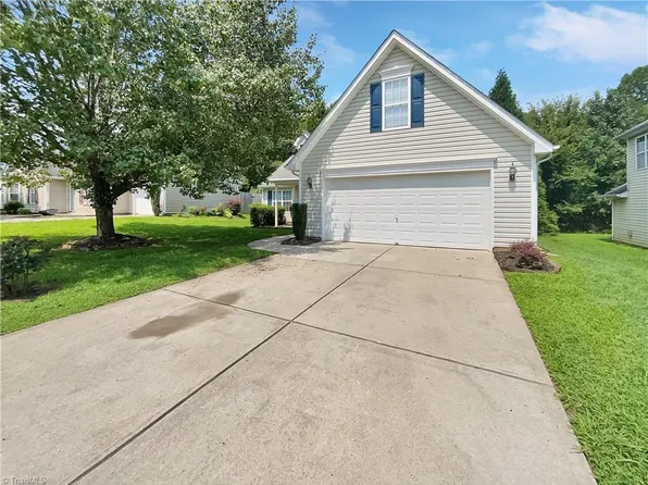 3571 Sydney Oaks Dr, Browns Summit, NC 27214