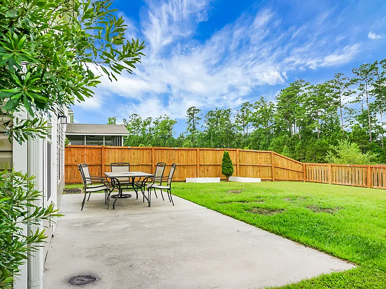 210 Daniels Creek Cir — Photo 5