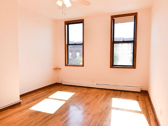 4th image of 162 N 8th St Unit 3R