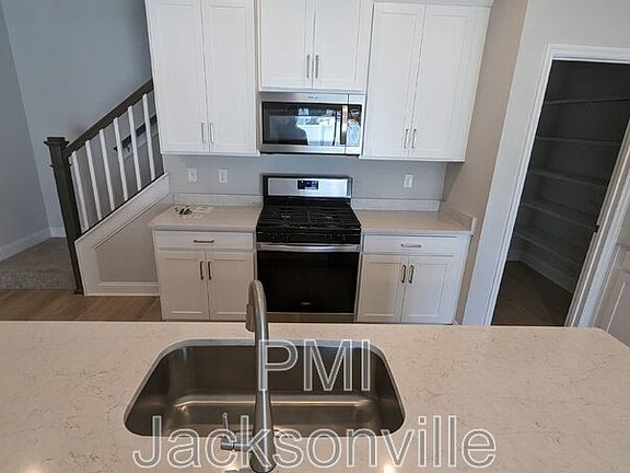 3rd image of 251 Dahlia Falls Dr