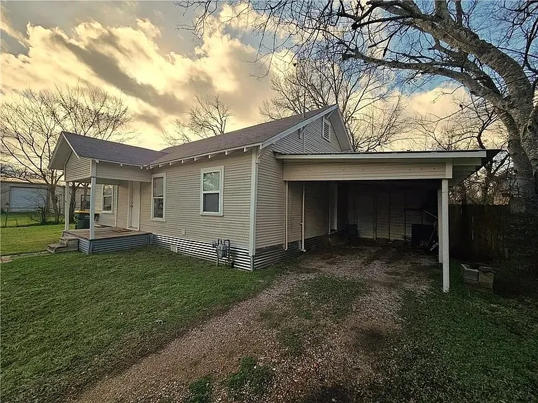 205 N Rusk St — Photo 3