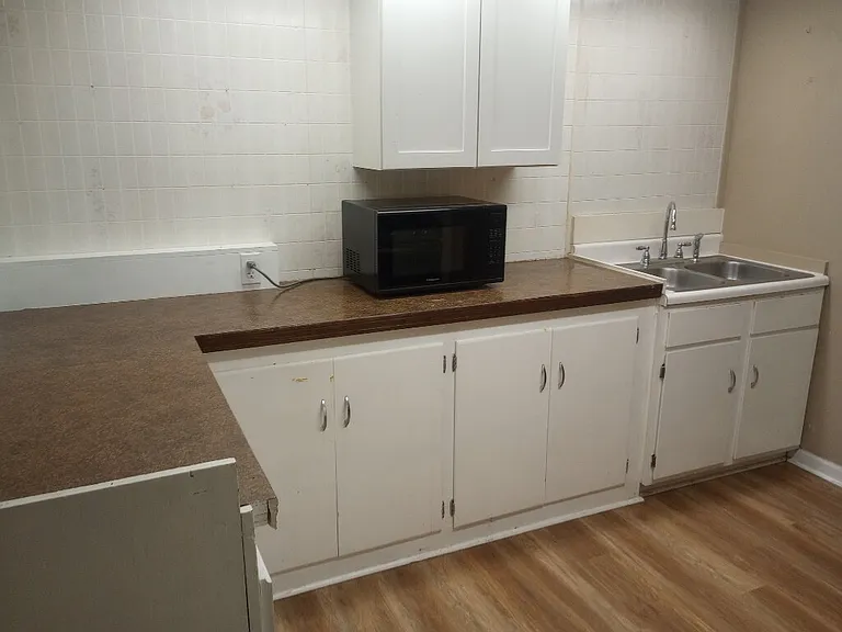 706 W Lee Rd #1 — Photo 5