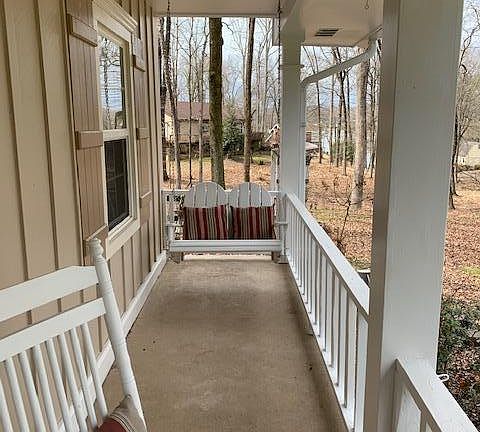 5th image of 801 Thunderbird Dr S