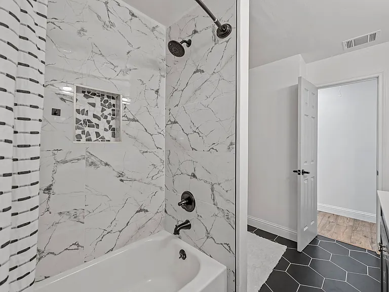 9806 Parkford Dr — Photo 19