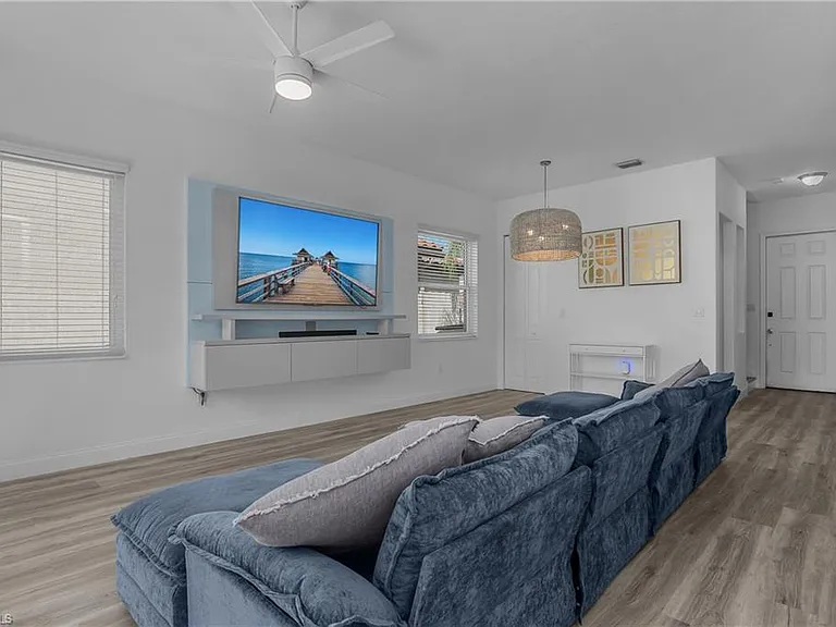 5396 Cameron Dr — Photo 12
