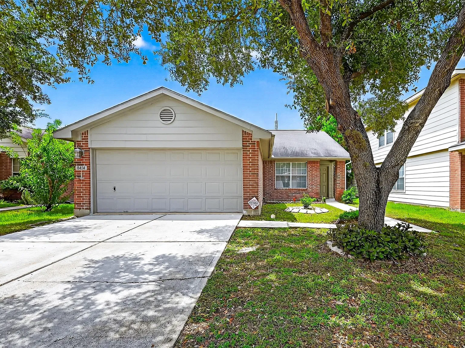 3 bed, 2.0 bath, 1575 sqft, $1,950 — Photo 1