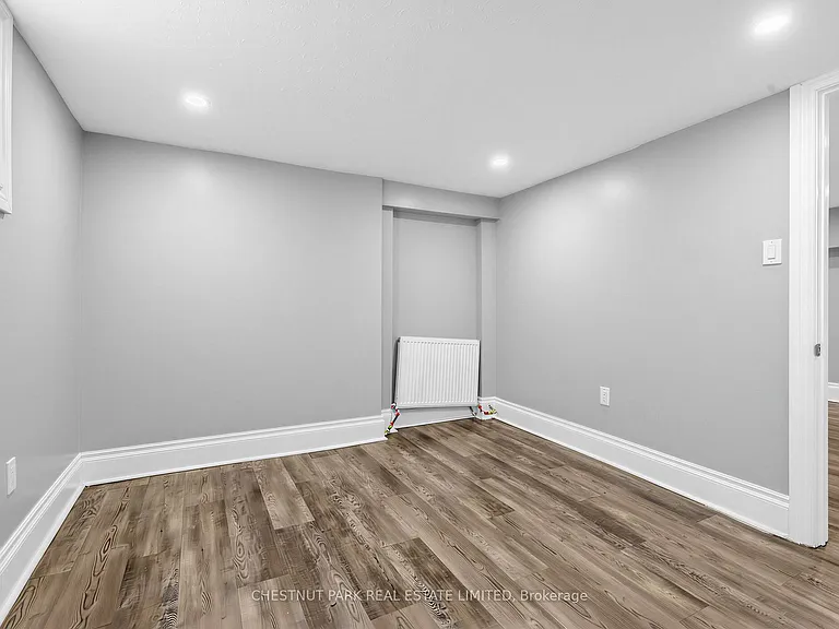 1 Kingswood Rd #R — Photo 11