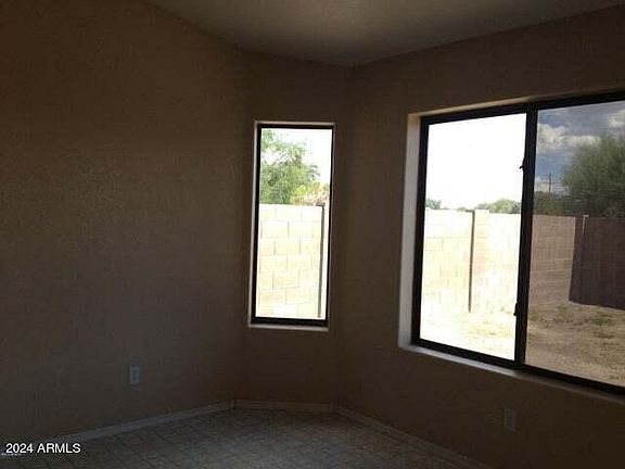 4th image of 451 E ASHLEY Way