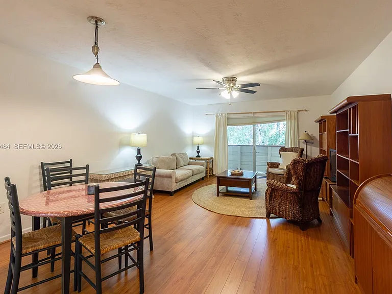 1205 Mariposa Ave #428 — Photo 15
