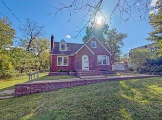 98 Troy Rd, East Hanover Twp., NJ 07936