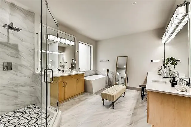 1008 Allen St — Photo 22