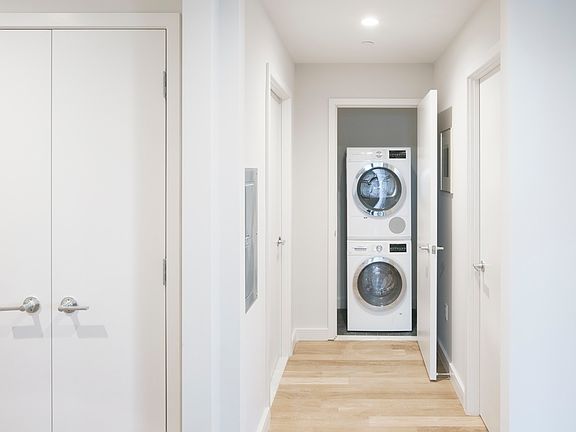 5th image of 409 Eastern Pkwy APT 506