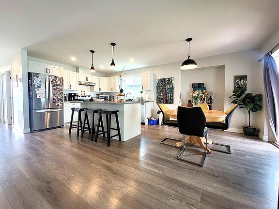 2nd image of 1040 Celia Cres
