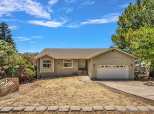19399 Stonegate Rd, Hidden Valley Lake, CA 95467
