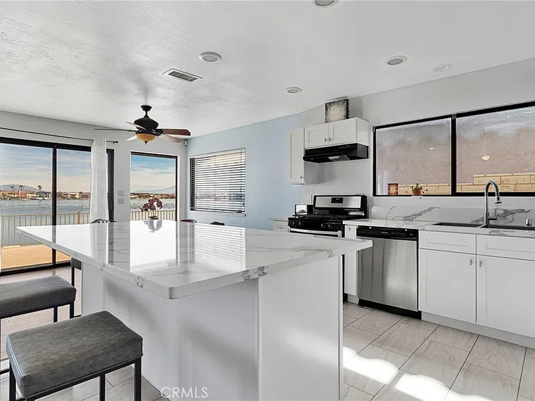 13915 Spring Valley Pkwy — Photo 11