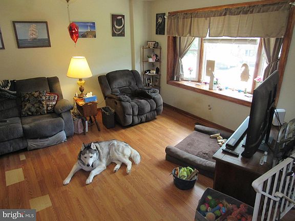 5th image of 2839 Maxwell St