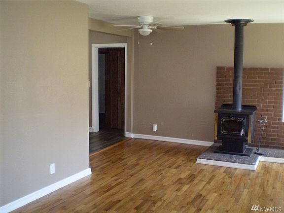 5th image of 834 S Fairbanks Dr