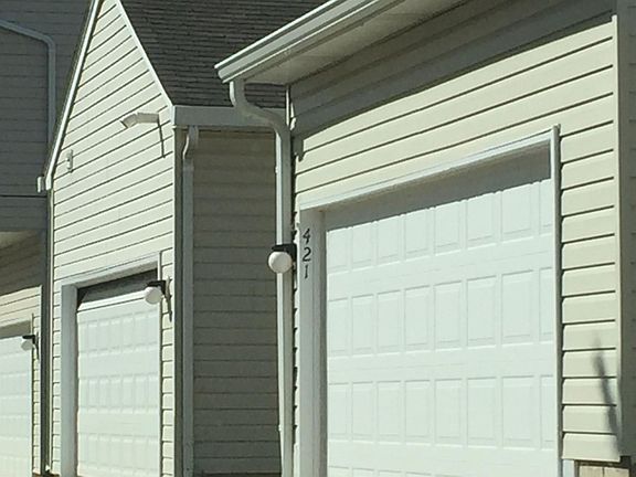 2nd image of 421 E Victoria Cir