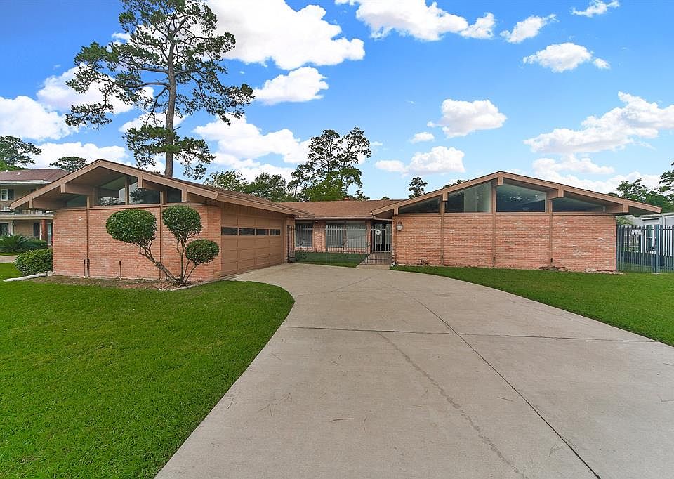 1st image of 3030 Bayou Dr