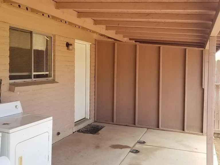 2774 N Fair Oaks Ave — Photo 11